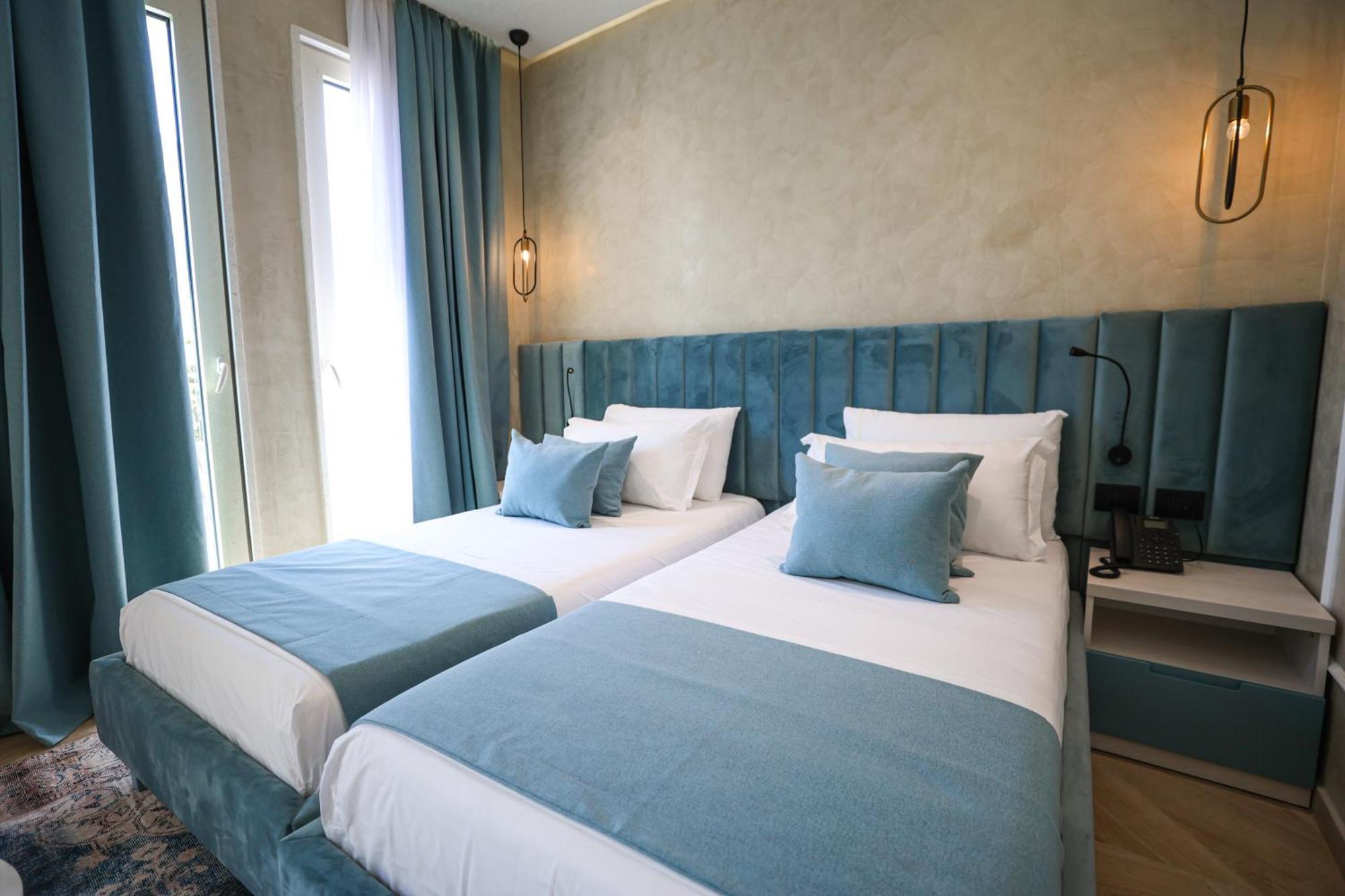 Hotel Plaza Berat Buitenkant foto