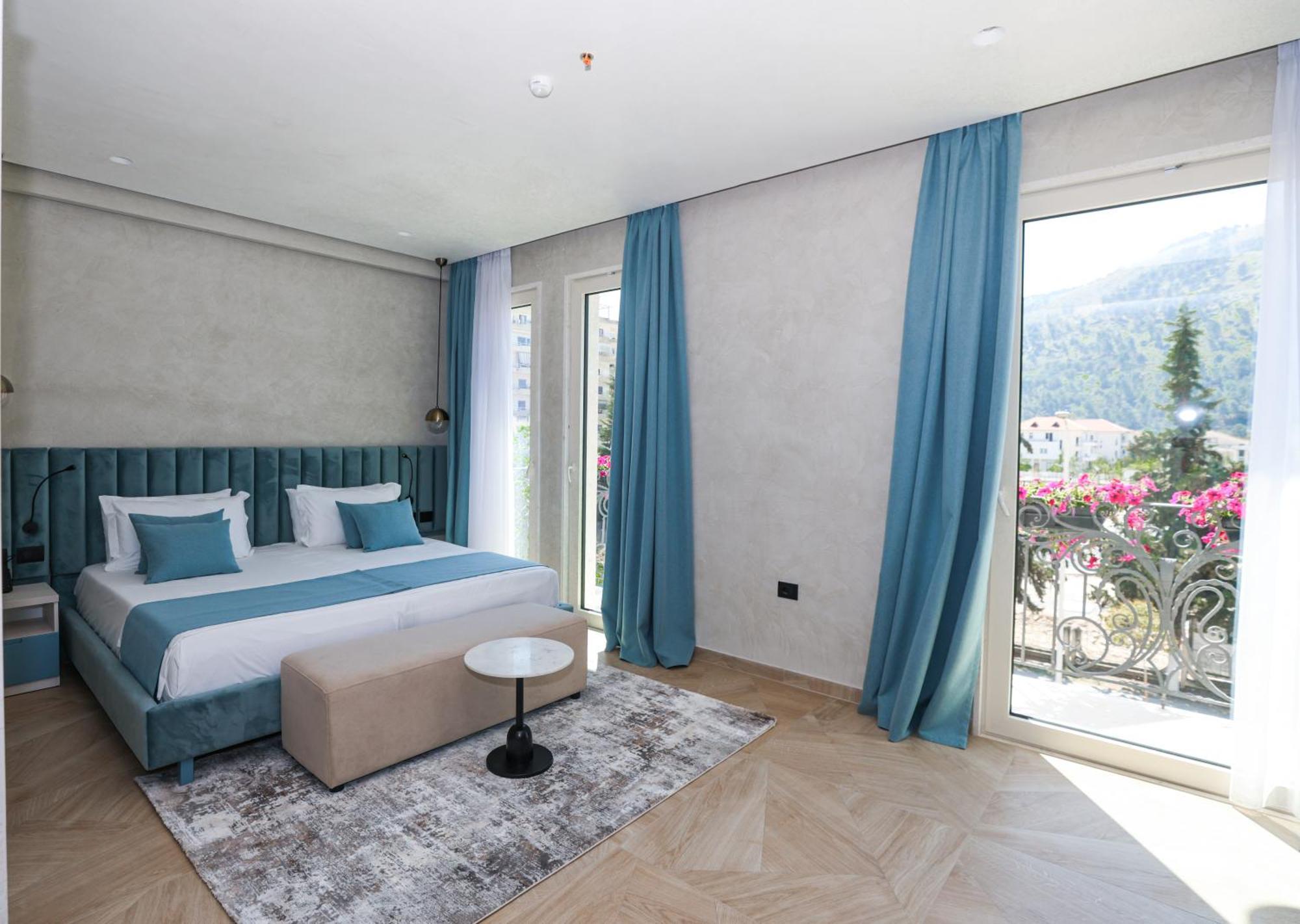 Hotel Plaza Berat Buitenkant foto