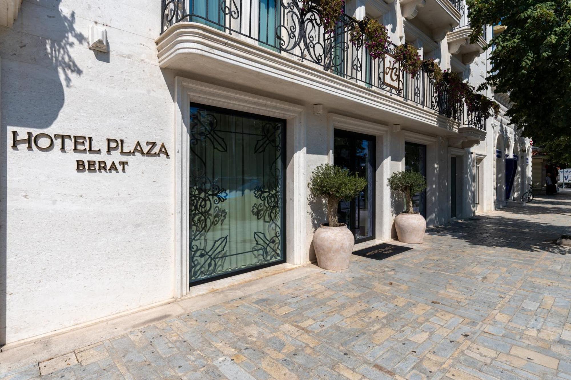 Hotel Plaza Berat Buitenkant foto