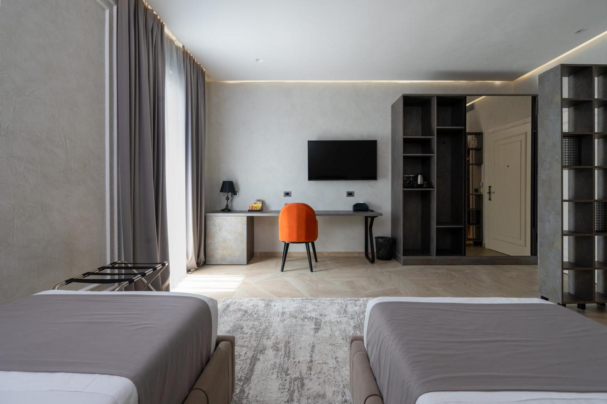Hotel Plaza Berat Buitenkant foto