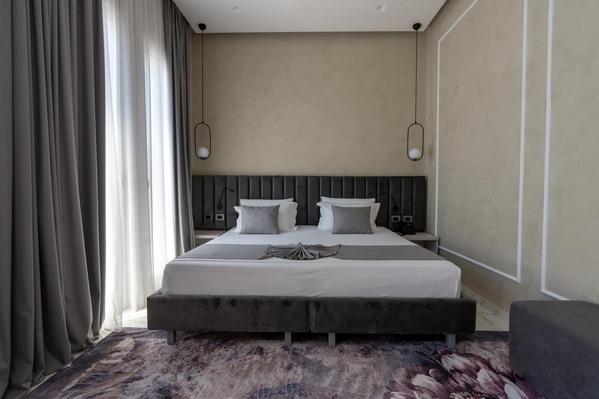 Hotel Plaza Berat Buitenkant foto