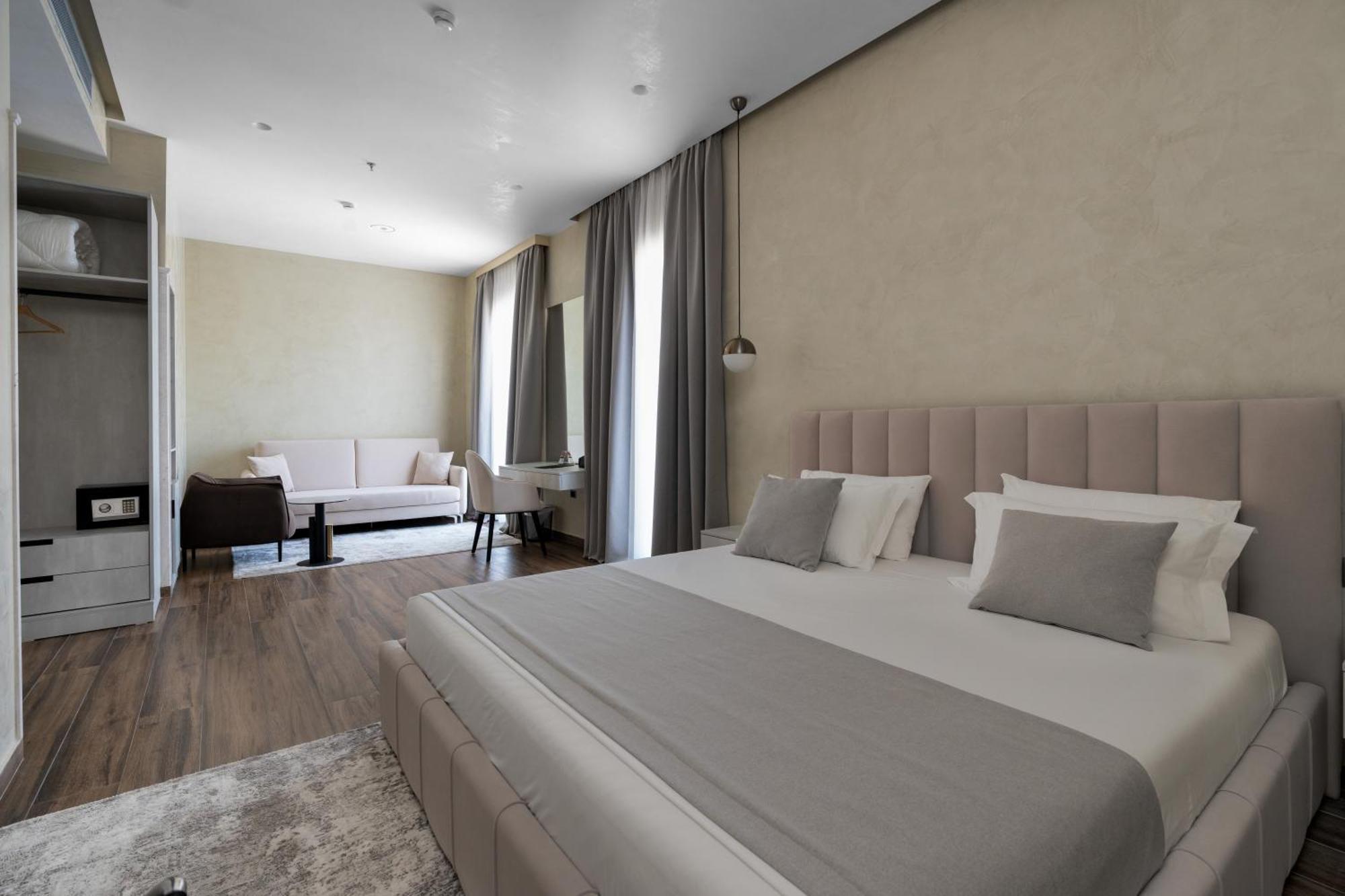 Hotel Plaza Berat Buitenkant foto