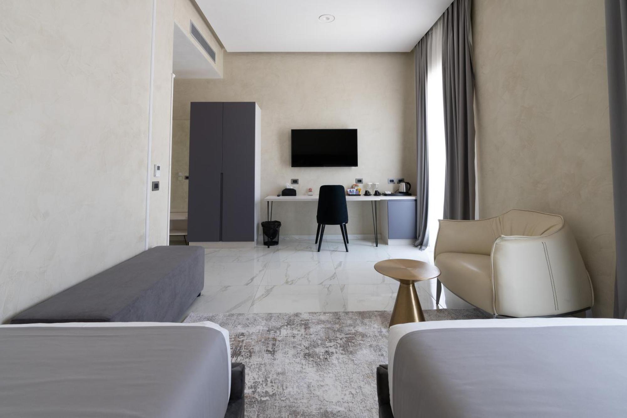 Hotel Plaza Berat Buitenkant foto