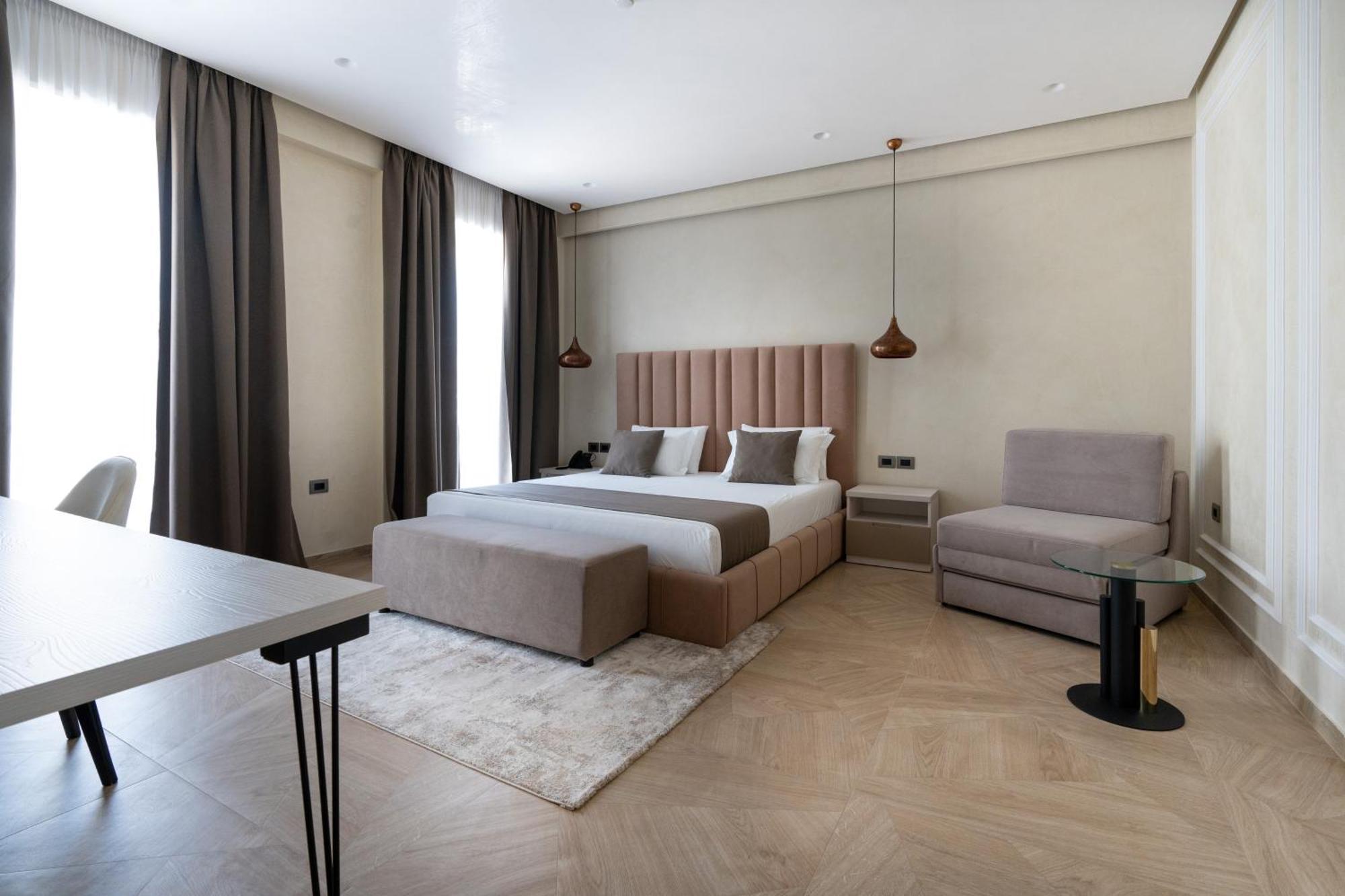 Hotel Plaza Berat Buitenkant foto