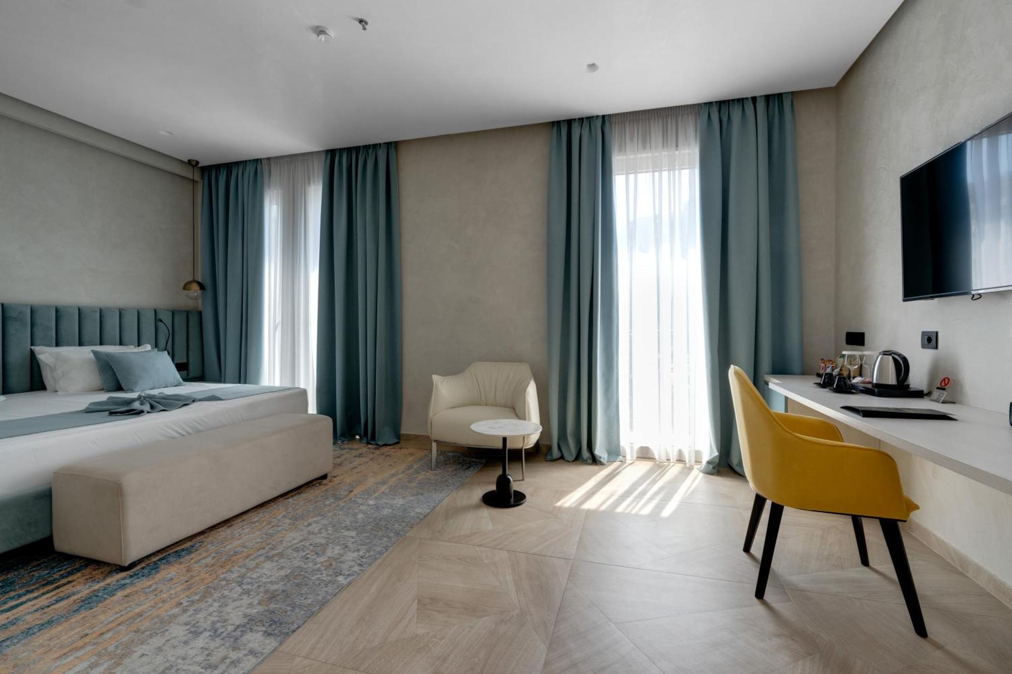 Hotel Plaza Berat Buitenkant foto