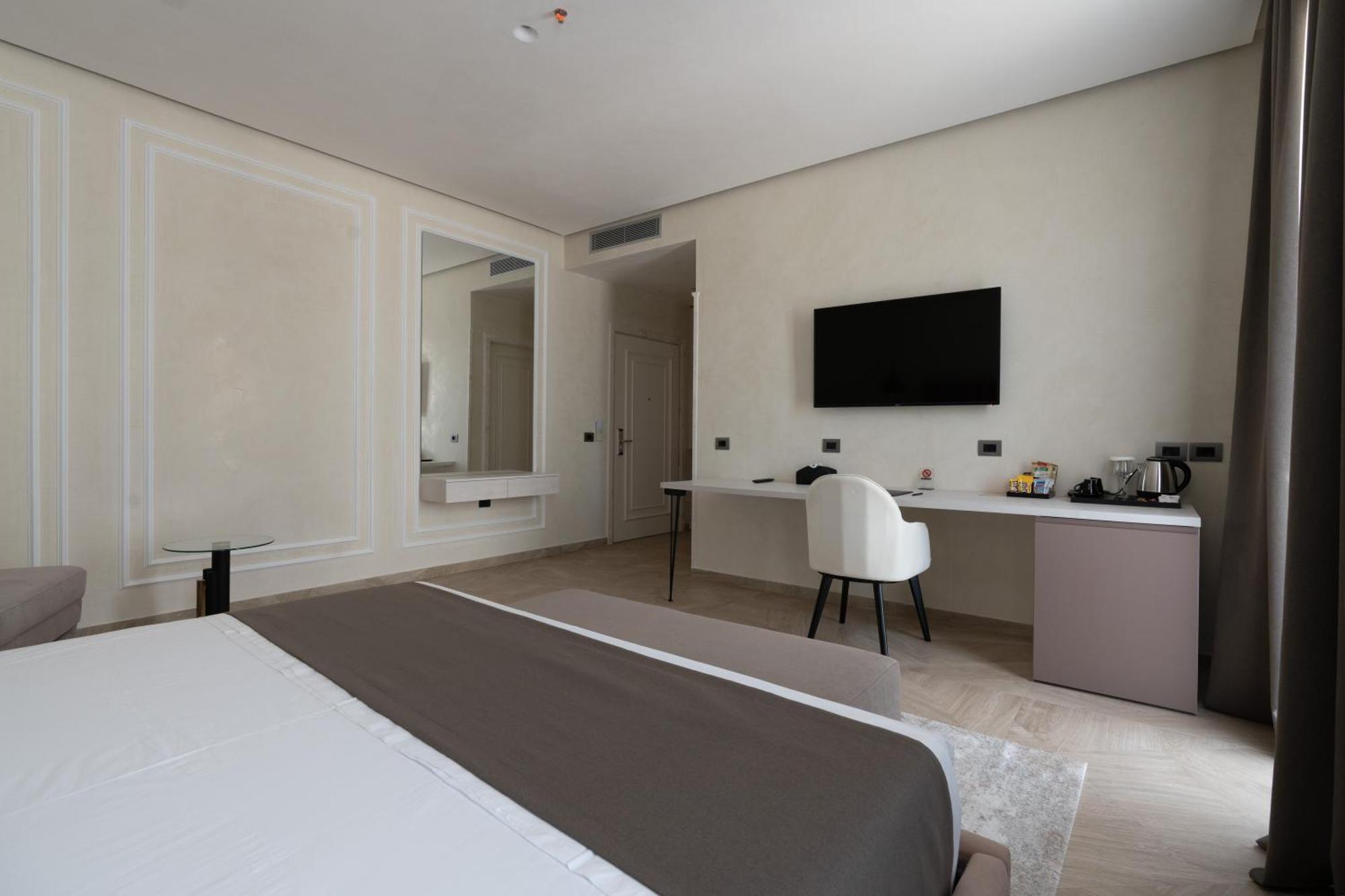 Hotel Plaza Berat Buitenkant foto